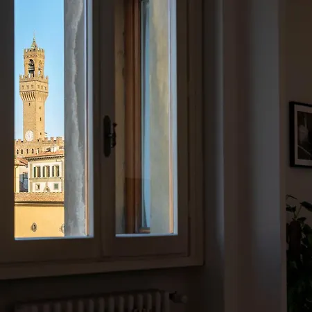 Apartment - Elegant Arno View Florence